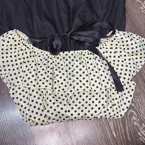Cream and Black Polka Dot and Black Dress size large with ribbon detail - Picture 4 of 4